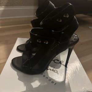 Alice and Olivia Heel size 38